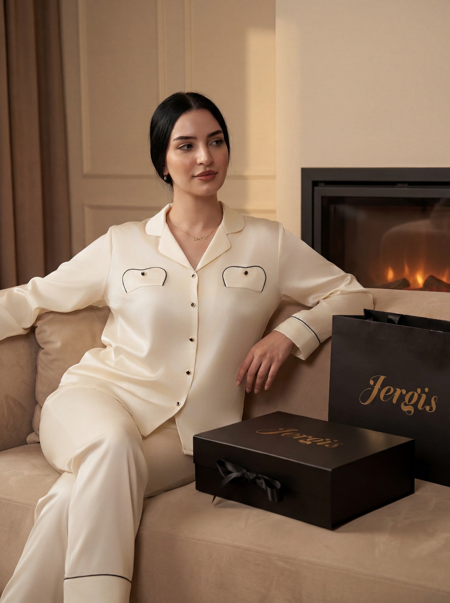 Le Pyjama en Soie Livia Le luxe des reines