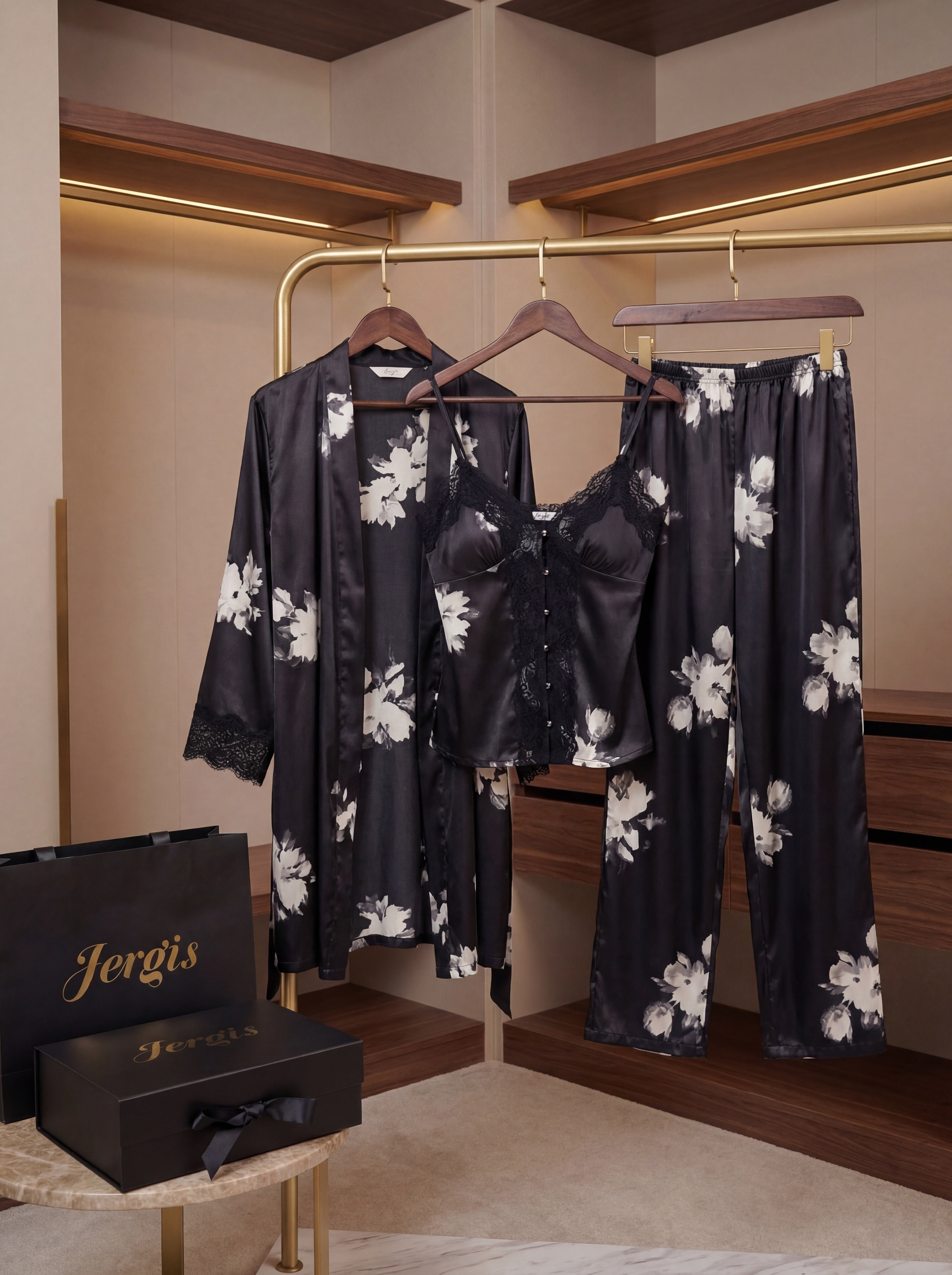 L'Ensemble Nova Le Trio Luxe en Satin de Soie et Dentelle Noire