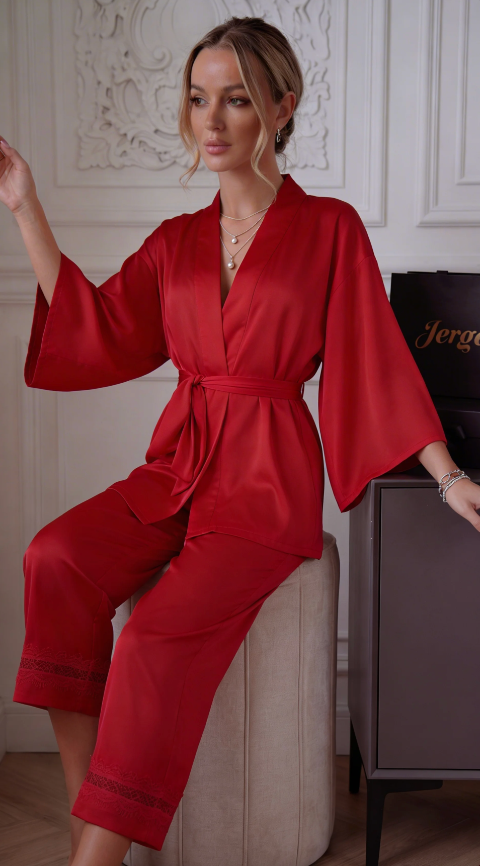 Velora (Pyjama style Japonais en satin de soie)