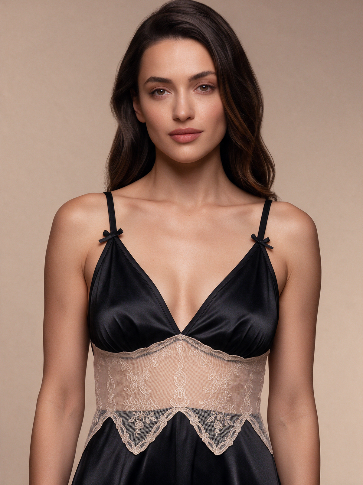 Robe de nuit en dentelle et satin de soie